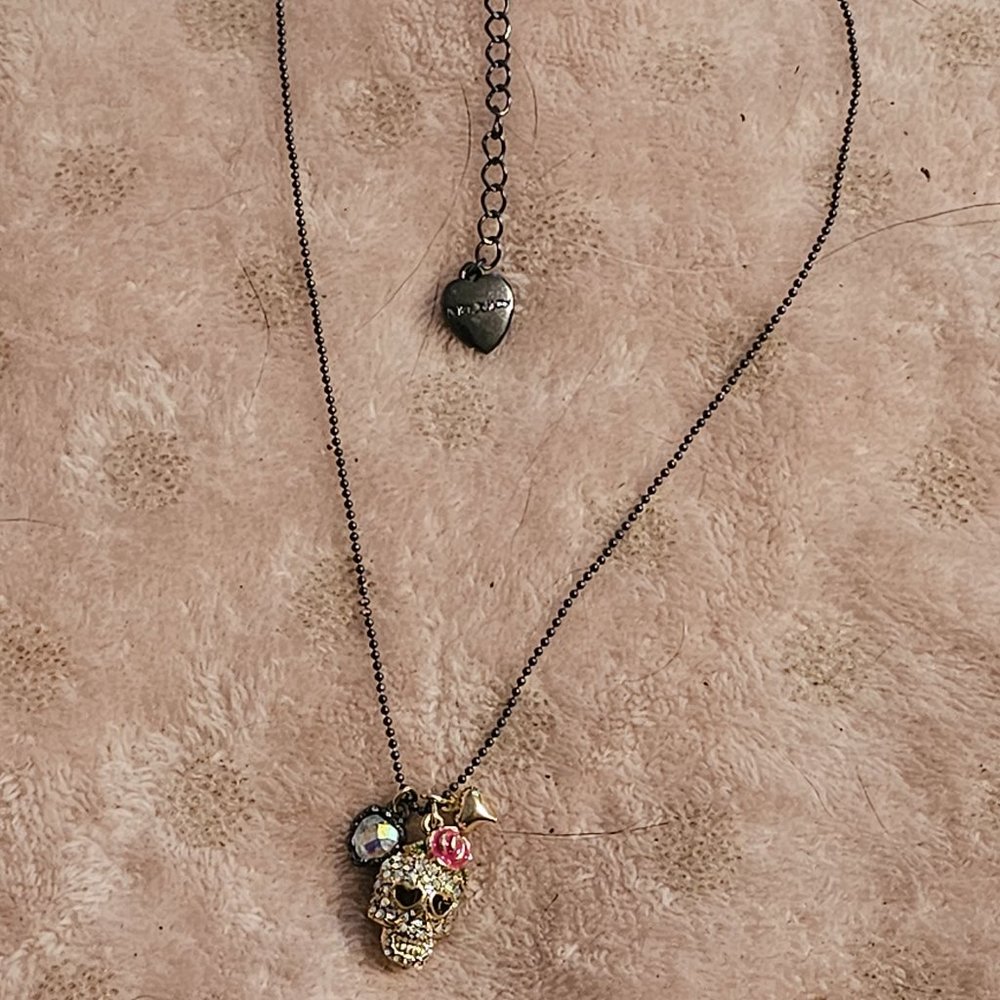 skull necklace